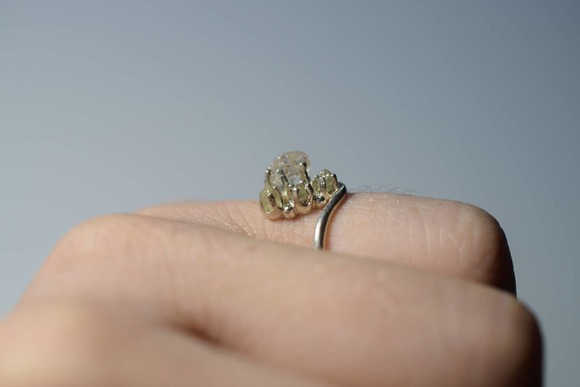 Natural Sapphire Ring, raw sapphire ring, unique sapphire ring, raw gem … - Picture 3 of 4